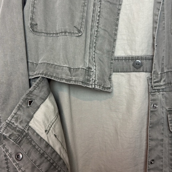 Jou Jou Woman’s Lightweight Green Khaki Distressed Utility Jacket /Half Cropped - Picture 7 of 8